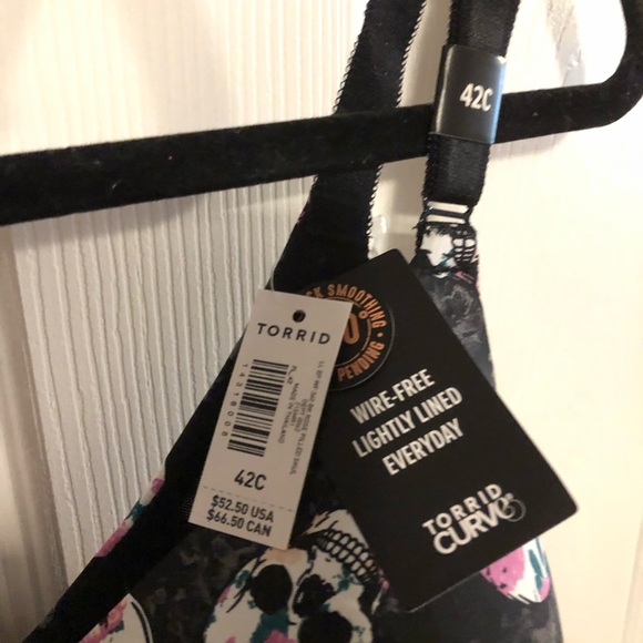 Torrid Dream Wire-Free Bra in Black Floral Skull Print, Sz 42C NWT - Picture 7 of 7